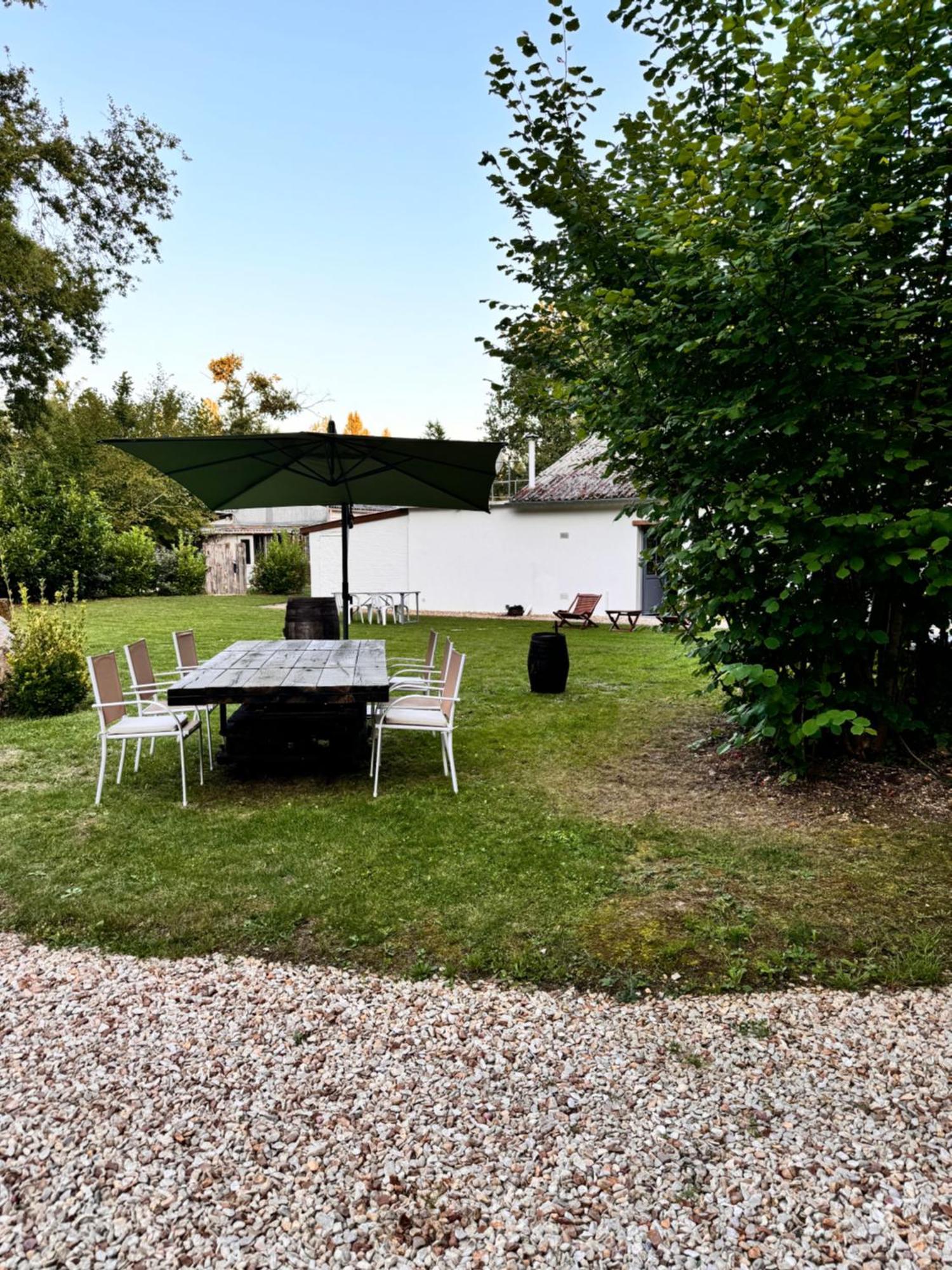 Villa Au Coeur Du Vignoble Cognacais Gondeville Esterno foto